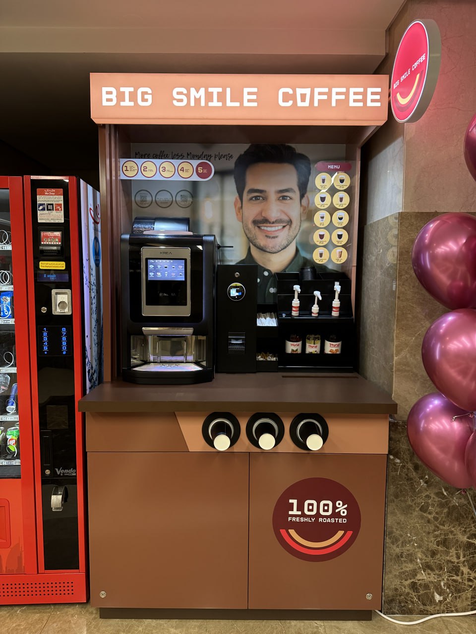 Máquina profesional Dr. Coffee en una estación Mi Cafecito
